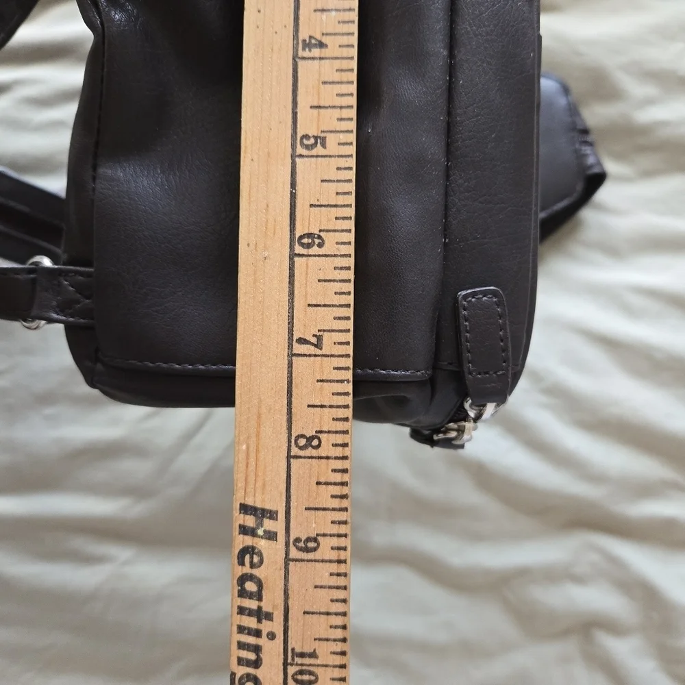Brown Single Strap to Backpack Convertable with 3 Pockets - Picture 6 of 8